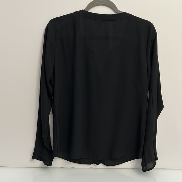 Black buttons down blouse - Picture 3 of 3